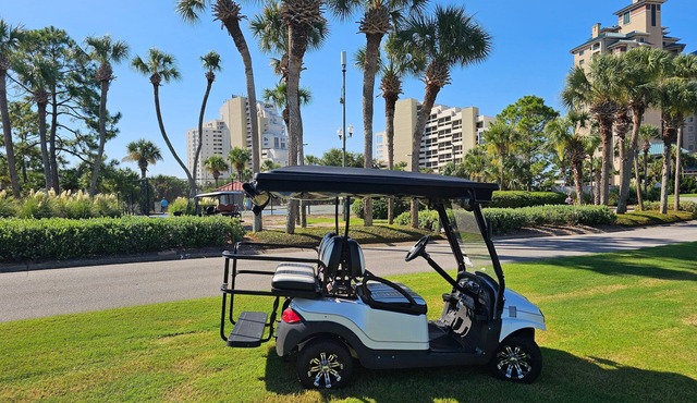 Remodeled Beachside 4025 | Spacious Condo | Beachfront | Pool + Golf Cart Included