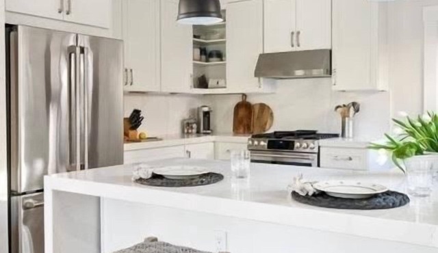 Remodeled Downtown Cottage