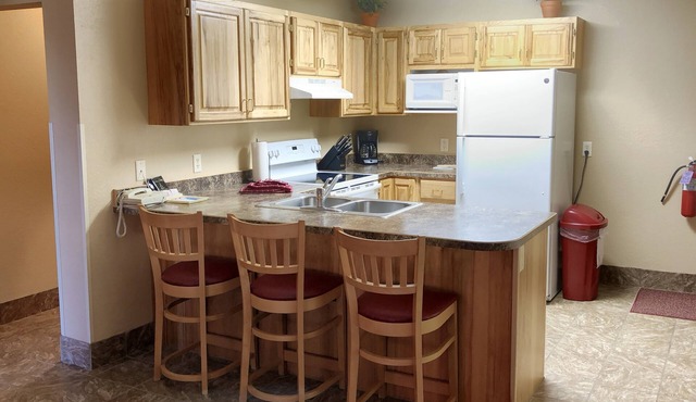 Remodeled Fully Furnished Barefoot Resort Condo at Terry Peak!