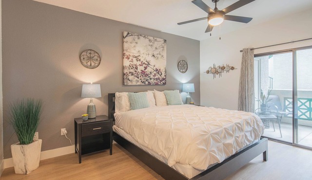 Remodeled Walkable King bd Adjacent Kierland Golf