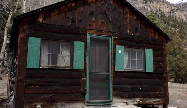 Remote and Off-Grid Cabin in Poudre Canyon, Perfect for a Fishing Retreat