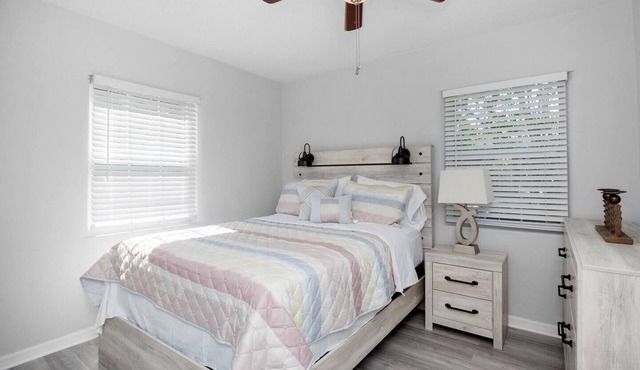 Remote Work Haven: Bungalow near Mayo Clinic!