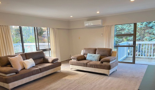 Remuera 5 Bedroom Holiday House