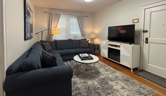 Renovated 2Bed, 0.5 mile to Longwood Med Hospitals