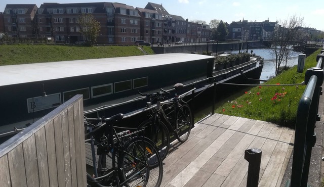 Renovated Houseboat in the Center of Ghent (Sailor Room)