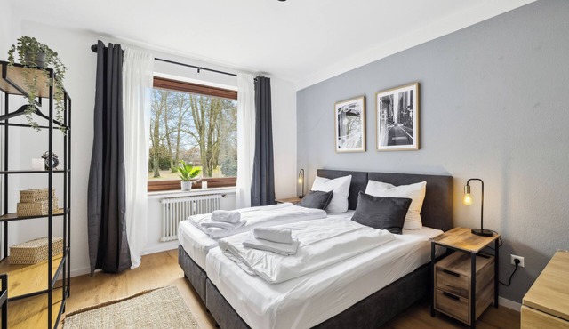 Renovated I central I 3-room apartment | 5 beds | vacation apartment I balcony & elevator