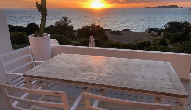 Renovated modern seafront house with sublime sea views and direct sea access