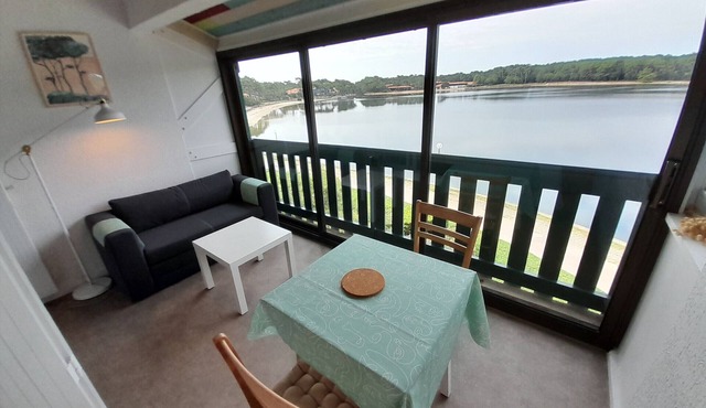 Renovated modern studio by the lake for two in Vieux Boucau