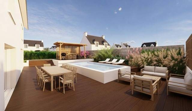 Renovated pool villa, walking distance to beaches and shops,6bedrooms,3bathrooms