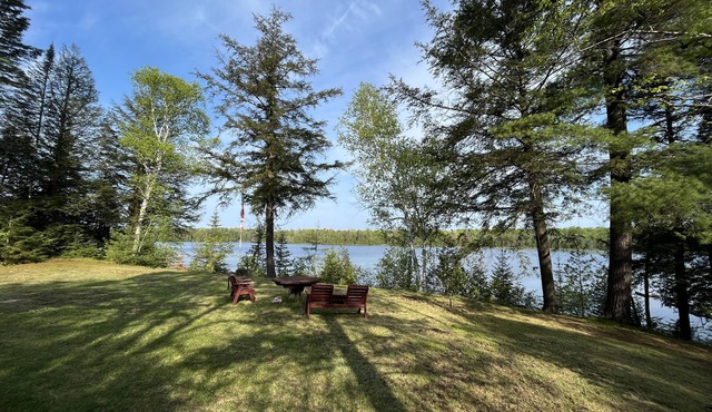 Renovated spacious water front cottage great for families, 4 beds, fireplace/pit