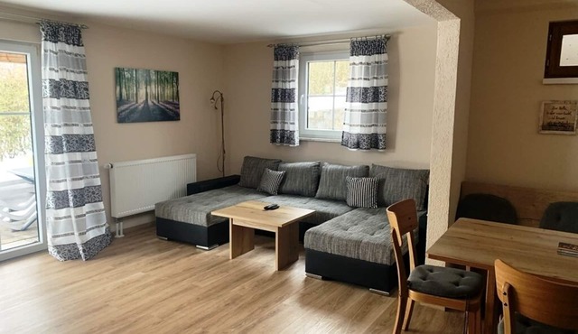 Renovierte Ferienwohnung für max 6 Personen mit Galerie- Schlafraum