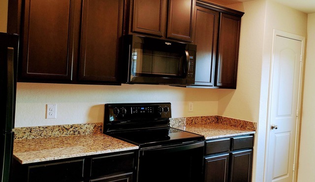 Rental Home near SeaWorld for BMT/Corporate Housing/Travel Nurses/RNs/airbnb