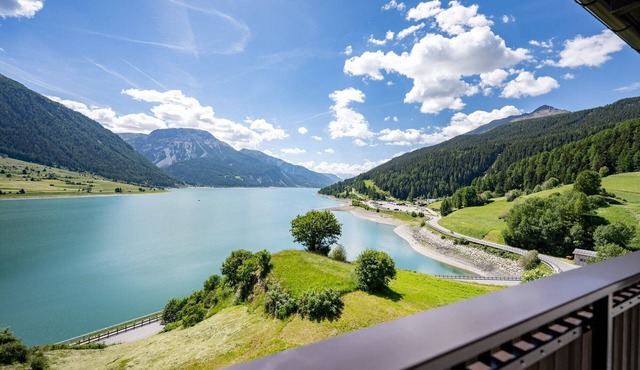 Residence Froy Apartment 5 – Lake View, Whirlpool & Breakfast Included