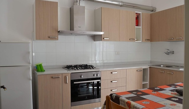 Residence Zoe, apartment 150 meters from the sea, city center, 60 KM from the mountain