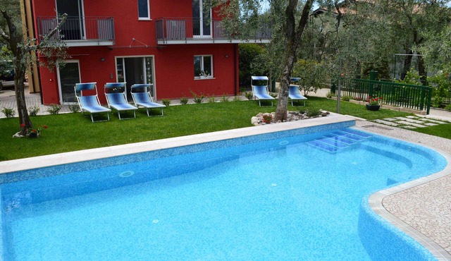 Residence "La Pergola" central area, garden, swimming pool, parking