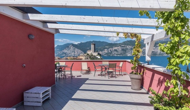 Residence "La Pergola" central area, garden, swimming pool, parking