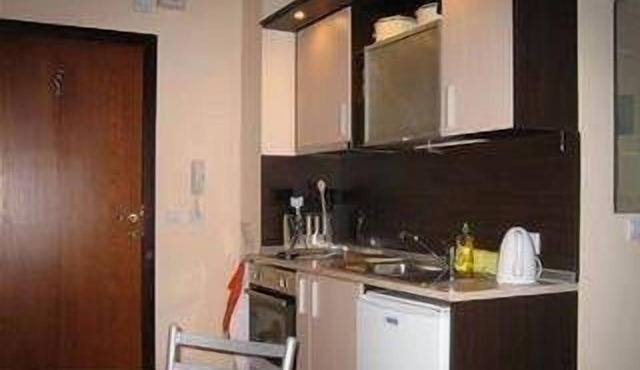Residence Violet 04 - Modern studio apartment with quality furnishing.
