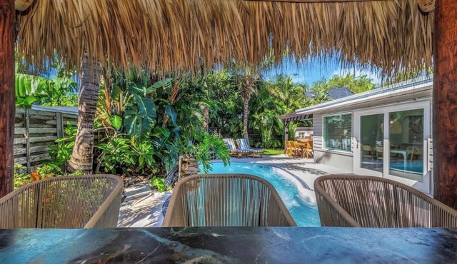 Resort Backyard! Heated Pool! Pool Table! PingPong
