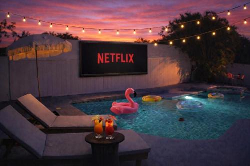 Resort Backyard Heated Pool Spa Arcade Movies