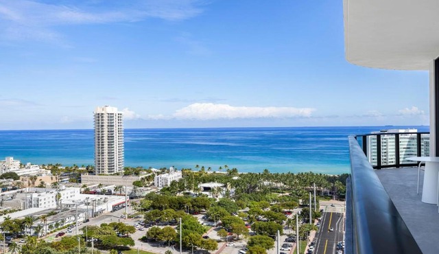 Resort & Beach - The Ideal Condo at 72 Park