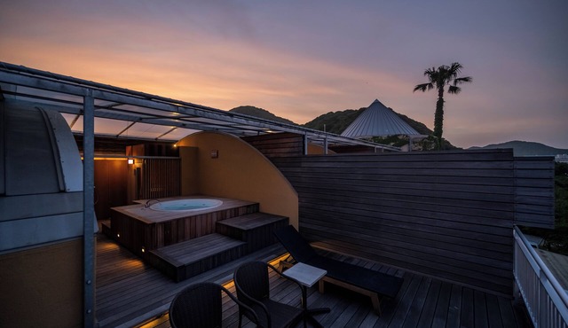 Resort Hotel Moanacoast