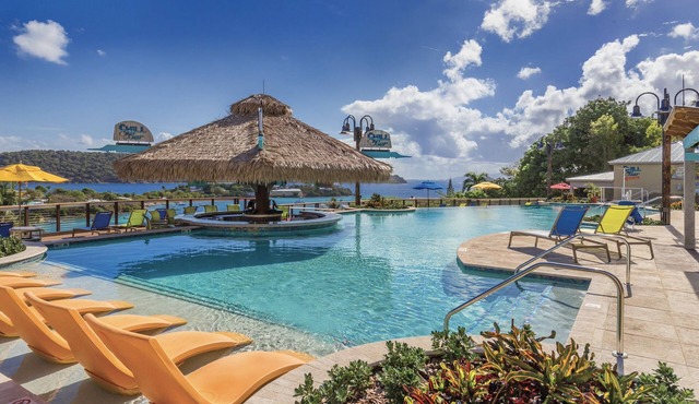 Resort Managed Studio @ Beachfront Margaritaville Resort. Swim Up Bar + Pools!