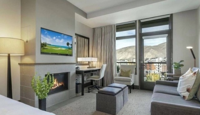 Resort & Spa, Ski in/out, Health Club, Spa, Ski/Boot Valet, Fireplace, RmService