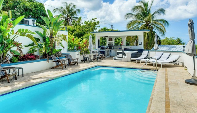Resort-Style Casita: Walk to Playa La Chata!