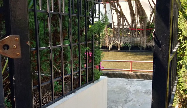Resort Style Condo @Heart of Bangkok- Quiet location- Fast Wifi -24 Hour Checkin