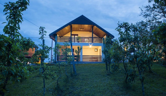Rest & Retreat Eco Estate Dandelion with Hot Tub & Sauna