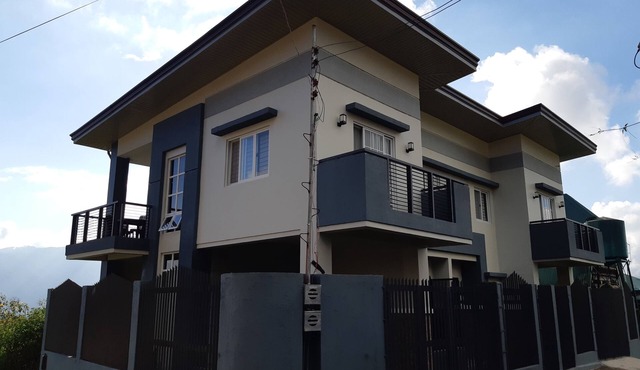 Restful 3BR Hillside Duplex