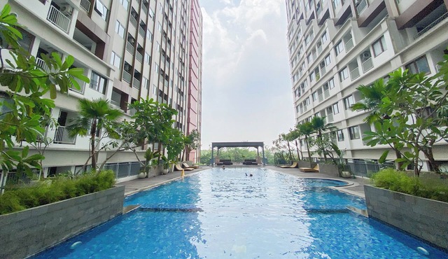 Restful and Homey Studio at LRT City Jatibening Apartment