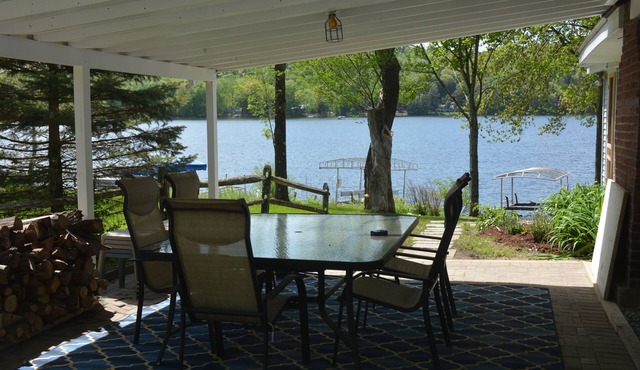 Restful and Relaxing Lakeside Cottage on Lake Bomoseen