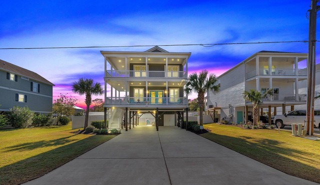 Resting Beach Place: Garden City/Murrells Inlet. 2 blks to Beach, Hot Tub, Private Pool, Golf Cart Included