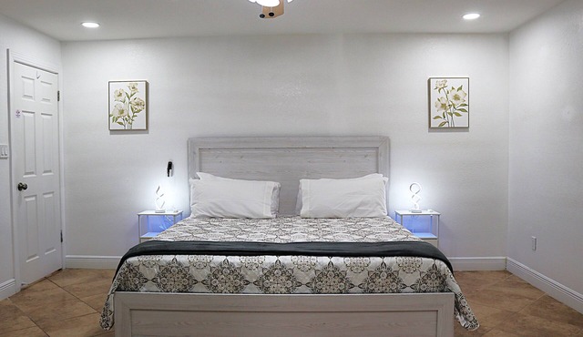 Resting Oak-2bed/2bath full home with laundry and mini golf in Brandon