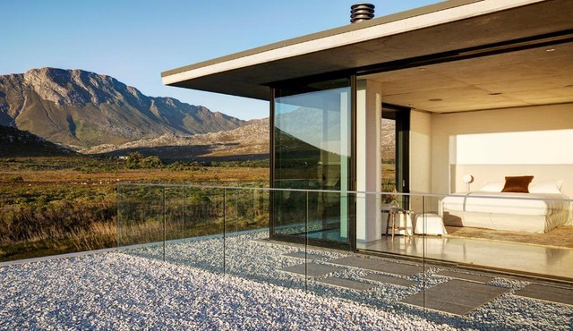 Restio River House