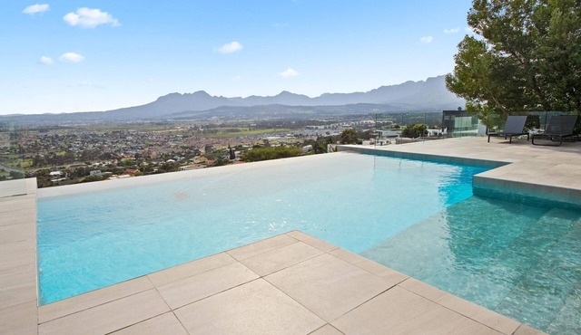 Restio View 11 - Three Bedroom House, Sleeps 6