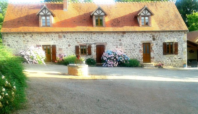 Restored farmhouse, pets allowed, near the Cher river