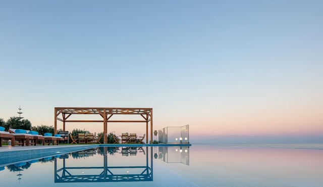 Rethymnian Gem Luxury Villa With Private Heated Pool 300m From The Sea