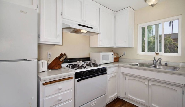 Retreat To The Center Of San Diego And Be Just Minutes From All!
