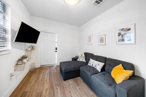 Retro Miami RareFREE Parking 1 Min to Beach
