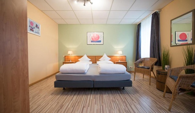 Rheinauer Hof - bed & breakfast