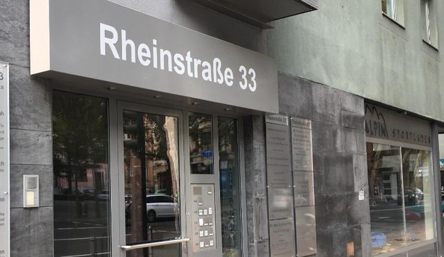 Rheinstraße 33