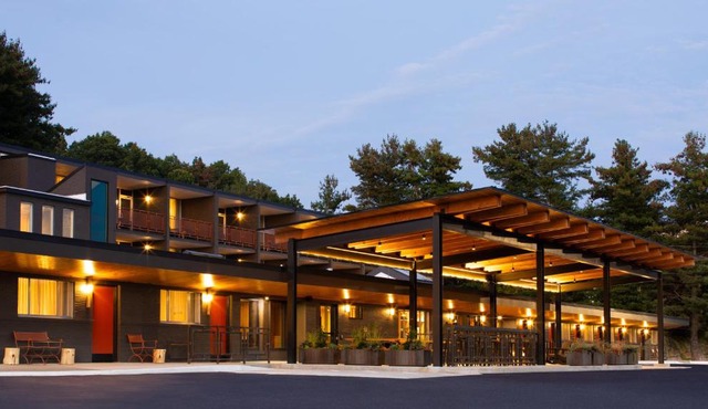 Rhode's Motor Lodge