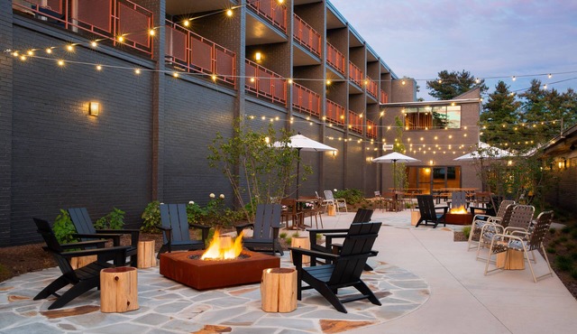 Rhode's Motor Lodge