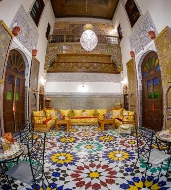 Riad QAMAR - Timeless Nights