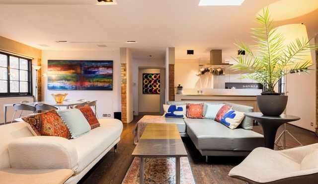 RIBA Architect Duplex with skyline view roof terrace 6 mins underground