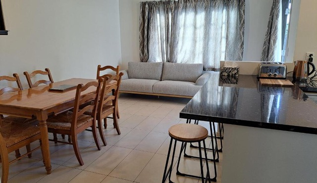 Richmond Central 3bdrm House sleeps 7