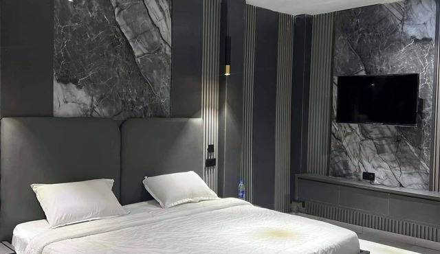 Ricky Hotels