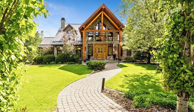 Ridge Meadows Estate 7BR 9BA (+30 Day Only)